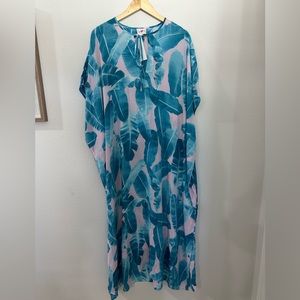 Light weight beach cover up, small stain from shipping, see picture